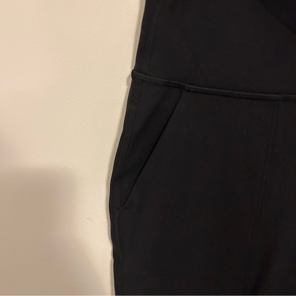 NWOT LULULEMON BLACK ALIGN JOGGER SIZE 4 28” INSEAM NULU FABRIC - Picture 10 of 10